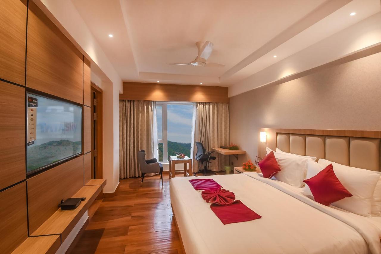 Emerald Clarks Inn Suites Mysore Luaran gambar